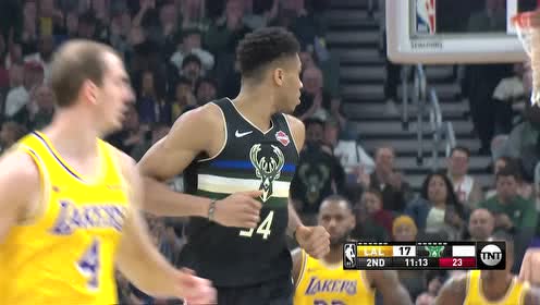 【NBA集錦】真的是攔不住啊 字母哥猛虎出籠身高臂長接連肆虐內(nèi)線