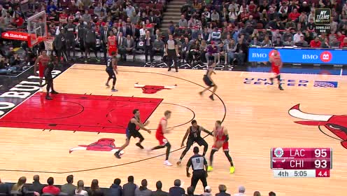 【NBA集锦】大哥出场一个顶俩!马尔卡宁强攻不成回传拉文晃飞防守三分无解