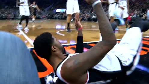 【NBA集錦】喬治盡力防守依舊攔不住字母哥！ 推土機(jī)上籃打進(jìn)2+1