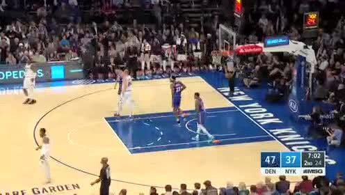 【NBA集锦】疼的直咧嘴 多特森积极拼抢小手指扭曲变形