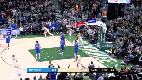 【NBA集锦】法拉利超过拖拉机 字母哥流星追日突破双臂暴扣