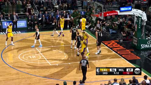 【NBA集錦】頂級天賦之間的正面對決 戴維斯硬抗字母哥拋投打成2+1