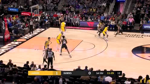【NBA集锦】秀起来了! 特雷杨超远三分+极限拜佛连取5分