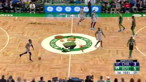 【NBA集锦】防到脸上也没用 沃克不惧防守干拔三分稳稳命中