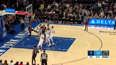 【NBA集錦】擺脫防守一路殺到禁區(qū) 巴雷特收球跨步起飛單臂滑翔炸扣