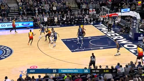 【NBA集锦】独斗双雄爆发力惊人 米切尔突破起飞单臂劈扣