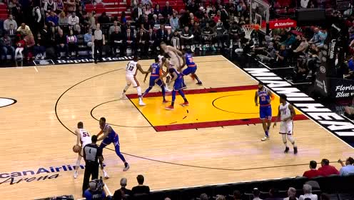 【NBA集锦】开场来个下马威 迈尔斯人缝勾手灵巧打进