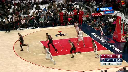 【NBA集锦】拉文连线萨托兰斯基 空切上篮轻松写意