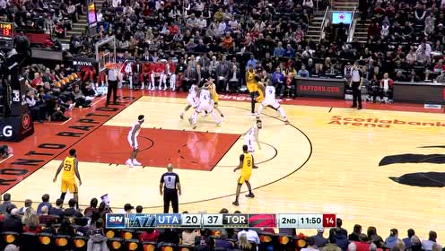 【NBA集锦】强大气场压制 格林迎面突破强硬打造2+1