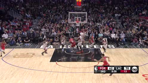 【NBA集錦】利指導(dǎo)加速突破欲起飛滑翔 祖巴茨飛到二樓送殘暴大帽