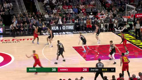 【NBA集锦】弹跳力惊人 科林斯高高跃起双手补篮命中