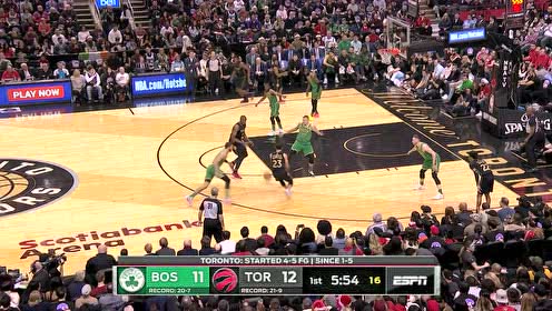 【NBA集锦】使出雷霆万钧之力 伊巴卡单手滑翔劈扣