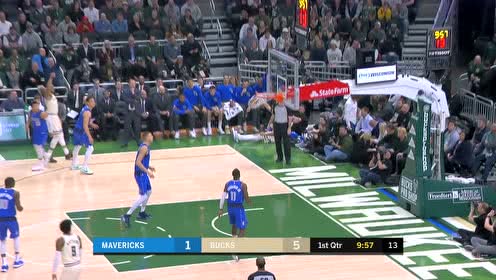 【NBA集锦】那个男人会三分什么级别?字母哥底角开炮正中靶心