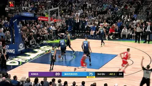 【NBA集錦】頂級(jí)3D功夫還在！ 阿里扎迎射東契奇三分命中