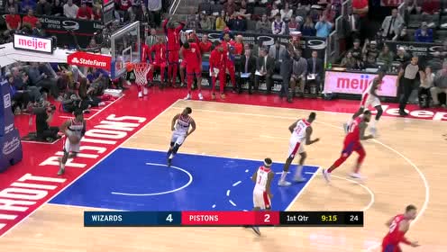 【NBA集锦】比尔转身强碾上篮打进 弗雷泽三分扬手就有立刻回击