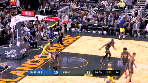 【NBA集锦】罗宾逊中路直塞滑翔腾空 帕斯卡尔摘下篮板再填一响