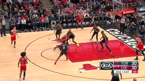 【NBA集錦】攻防轉(zhuǎn)換教科書 賽迪斯楊帶球強(qiáng)突助加福德暴扣虐筐