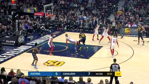 【NBA集锦】汤普森硬刚格里芬 突施冷箭强势上篮