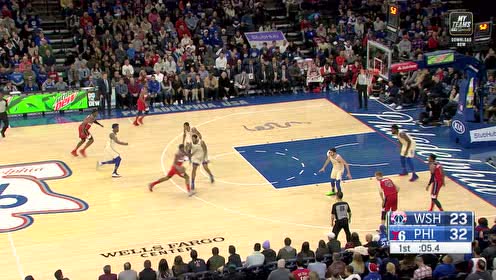 【NBA集锦】无心插柳柳成荫 比尔脱手反摆脱翻身中距离压哨命中