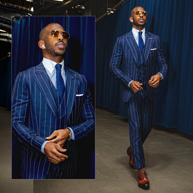 圣诞将至保罗赠全队定制西装亚当斯个性十足迪亚洛笑靥如花