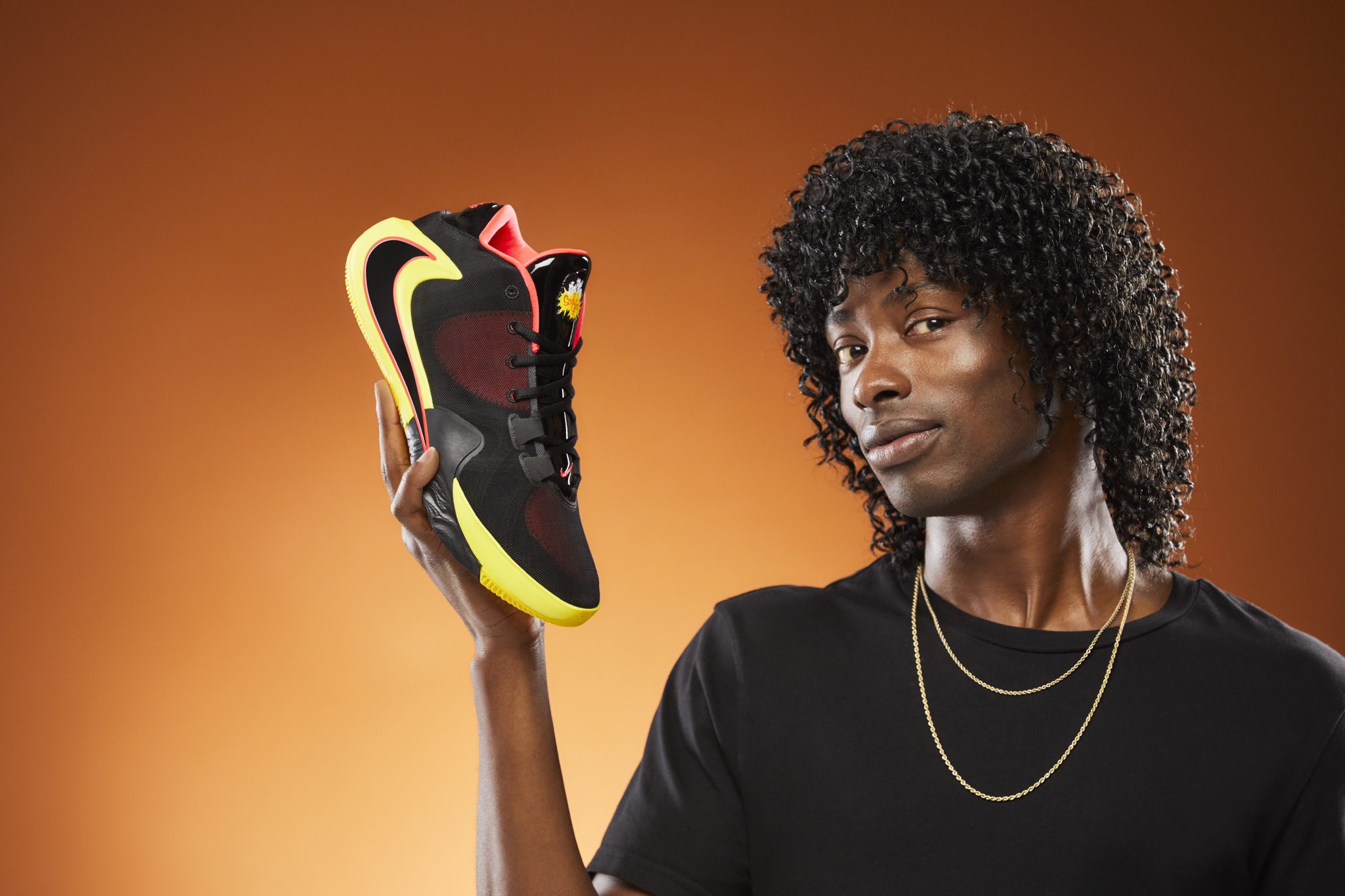 字母哥签名鞋zoomfreak1再出新配色整双鞋活力十足