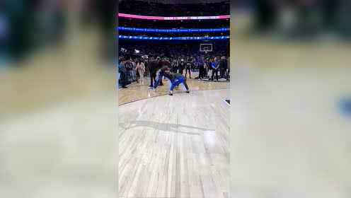 【NBA集锦】今天手感就是好! 博班赛前训练三分空刷入网扭屁股庆祝