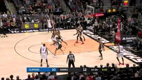【NBA集錦】這么招都能進(jìn) 路威突破轉(zhuǎn)身后仰拋投顛進(jìn)籃筐