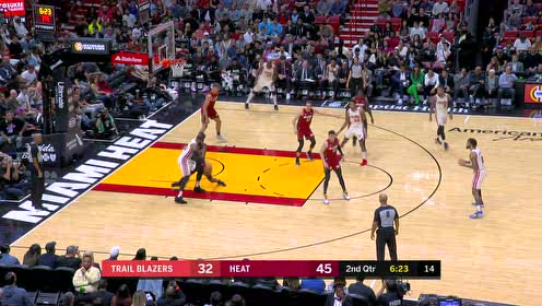 【NBA集锦】得分了吃个T无所谓 安东尼强打内线取两分不满判罚惨遭技犯
