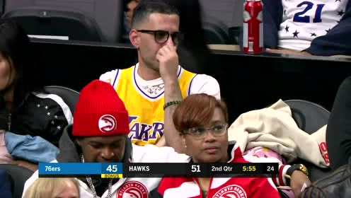 【NBA集錦】致敬科比！ 老鷹制服組集體穿上老科戰(zhàn)靴成場邊最美風景