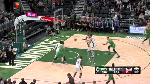 【NBA集锦】泰山压顶走一波 泰斯海底捞月拔地而起暴扣虐筐