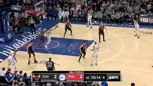 【NBA集锦】自信又果断!西蒙斯篮下接饼起身暴扣