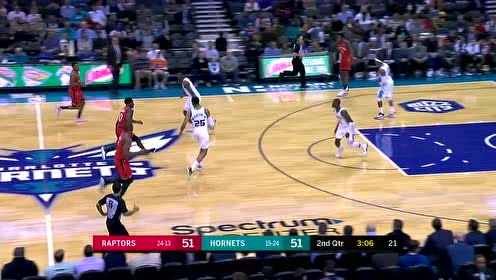 【NBA集錦】麥考擊地送妙傳 伊巴卡接球強(qiáng)勢(shì)突進(jìn)運(yùn)一步直接反扣泄憤