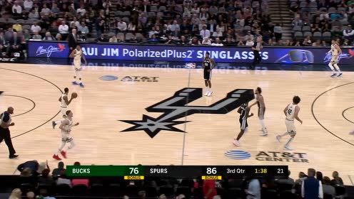 【NBA集锦】三节就把比赛推向高潮 米尔斯与希尔对飙三分