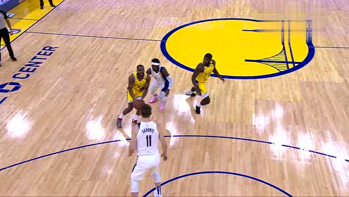 【NBA集錦】真的太秀了！伯克斯無視防守強(qiáng)行干拔拿下3+1