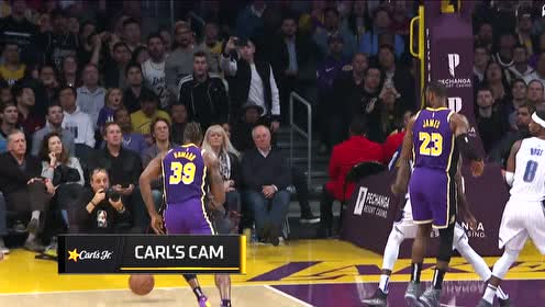 【NBA集錦】霍華德高難度救球 朝著大爺就飛撲過去 保險(xiǎn)買了沒？