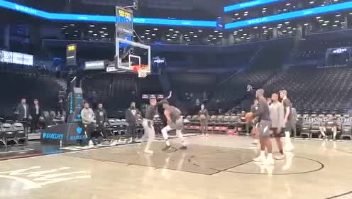 【NBA集錦】直擊雄鹿賽前訓(xùn)練 字母哥胯下嫻熟中投精準(zhǔn)