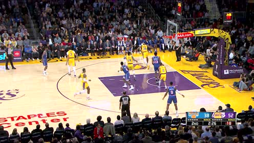 【NBA集锦】治你非常简单 兰德尔三分命中詹姆斯外线轻松回应