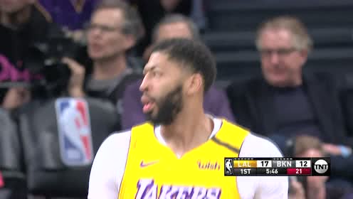 【NBA集锦】让你嚣张!霍华德携手浓眉争相炸筐沸腾板凳席