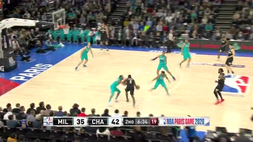 【NBA集锦】谁都拦不住 布莱德索以一敌三轻松上篮
