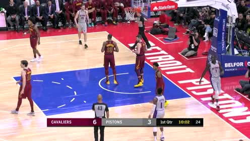 【NBA集錦】我覺得你還是不夠硬 梅克直沖攔下無視樂福兇狠犯規(guī)2+1
