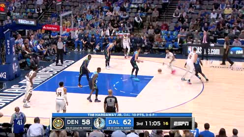 【NBA集錦】下半場(chǎng)找回手感 約基奇弧頂三分一發(fā)入魂