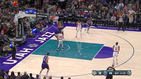 【NBA集錦】動作行云流水 米切爾高拋打板輕松刷網(wǎng)