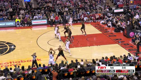 【NBA集锦】三秒富裕的狠！洛瑞助攻阿奴诺比外线接球就扔不犹豫