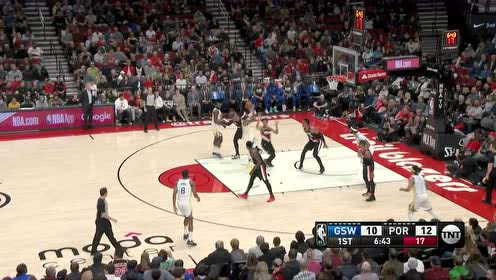 【NBA集锦】拉塞尔抛投不进自摘篮板 喂饼考利斯坦完成挂筐暴扣