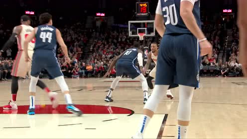 【NBA集锦】如入无人之境 利拉德轻松过掉哈达威上篮得手