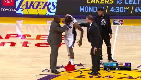 【NBA集锦】詹姆斯冷血三分射中 富尔茨强杀内线拼到抽筋