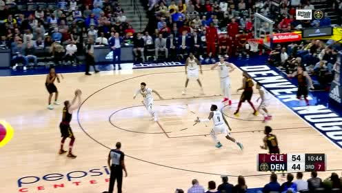 【NBA集錦】實(shí)在不行還是自己來吧 湯普森連續(xù)拼搶籃板補(bǔ)扣得手