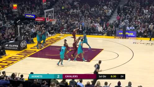 【NBA集錦】戲耍防守人 樂福送妙傳連線奧斯曼風騷上籃