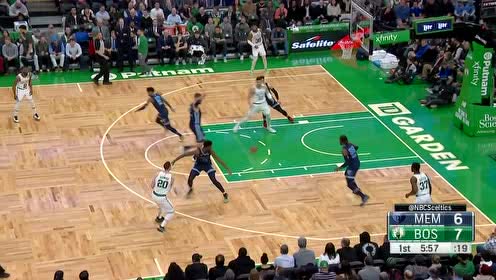 【NBA集锦】海公公化身传球大师 单手妙传助攻坎特得手
