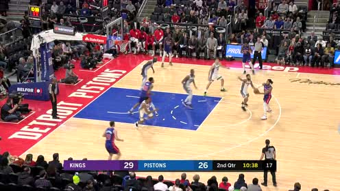 【NBA集錦】擊地妙傳撕裂防線 羅斯連線伍德原地雙臂暴扣